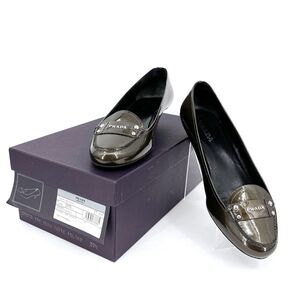 Prada Vernice Taffeta Peltro Green Patent Leather Kitten Heels 39.5 NEW in Box
